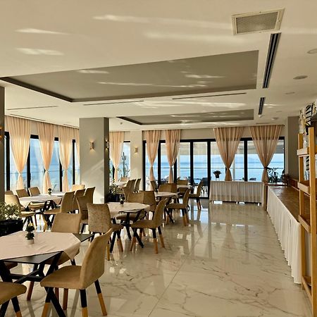 Hotel Britania Vlorë Екстериор снимка