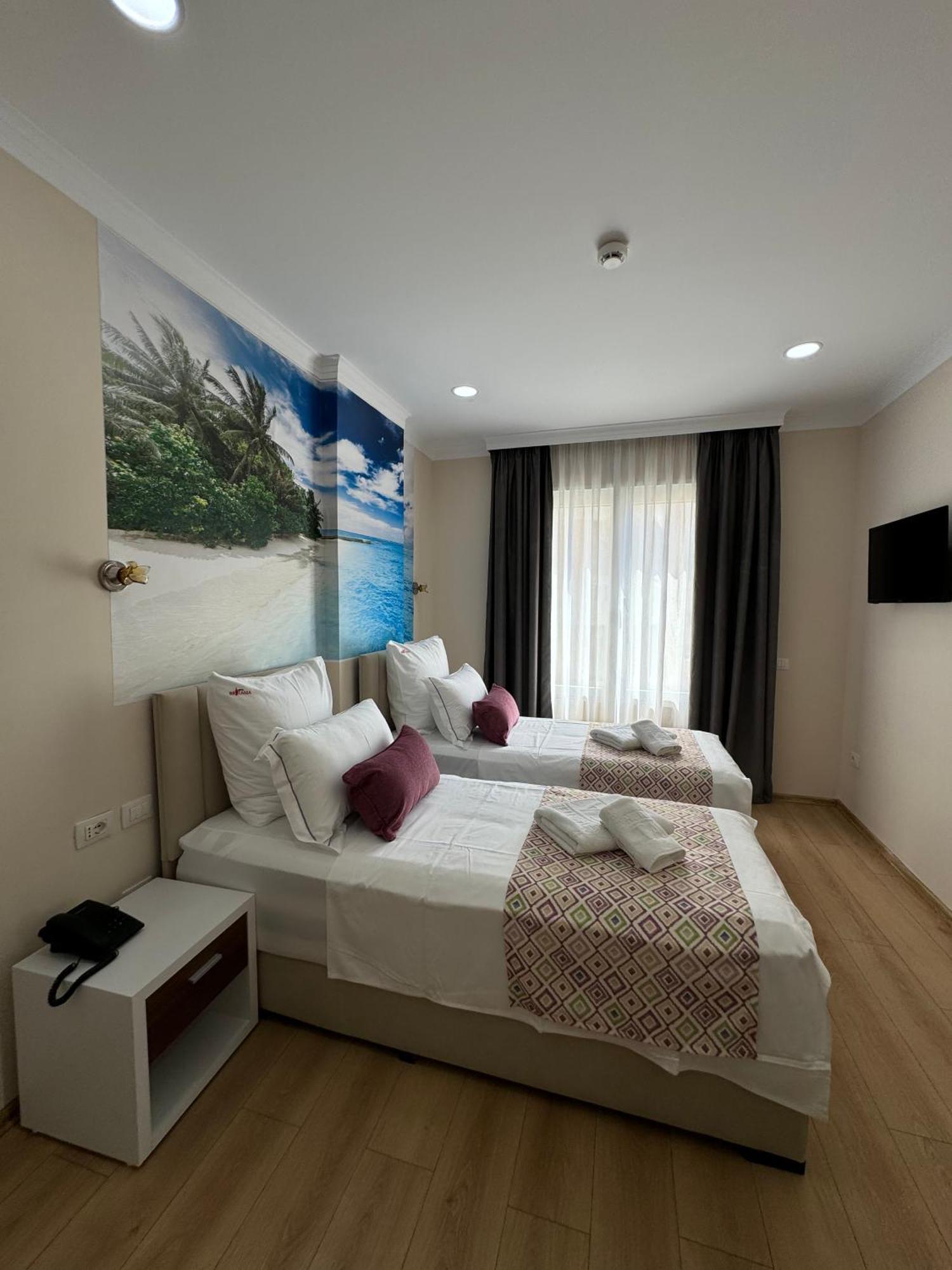 Hotel Britania Vlorë Стая снимка