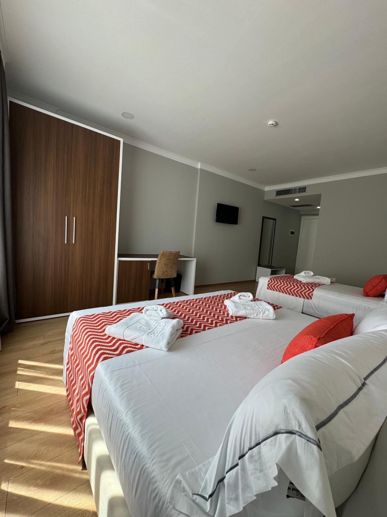 Hotel Britania Vlorë Стая снимка