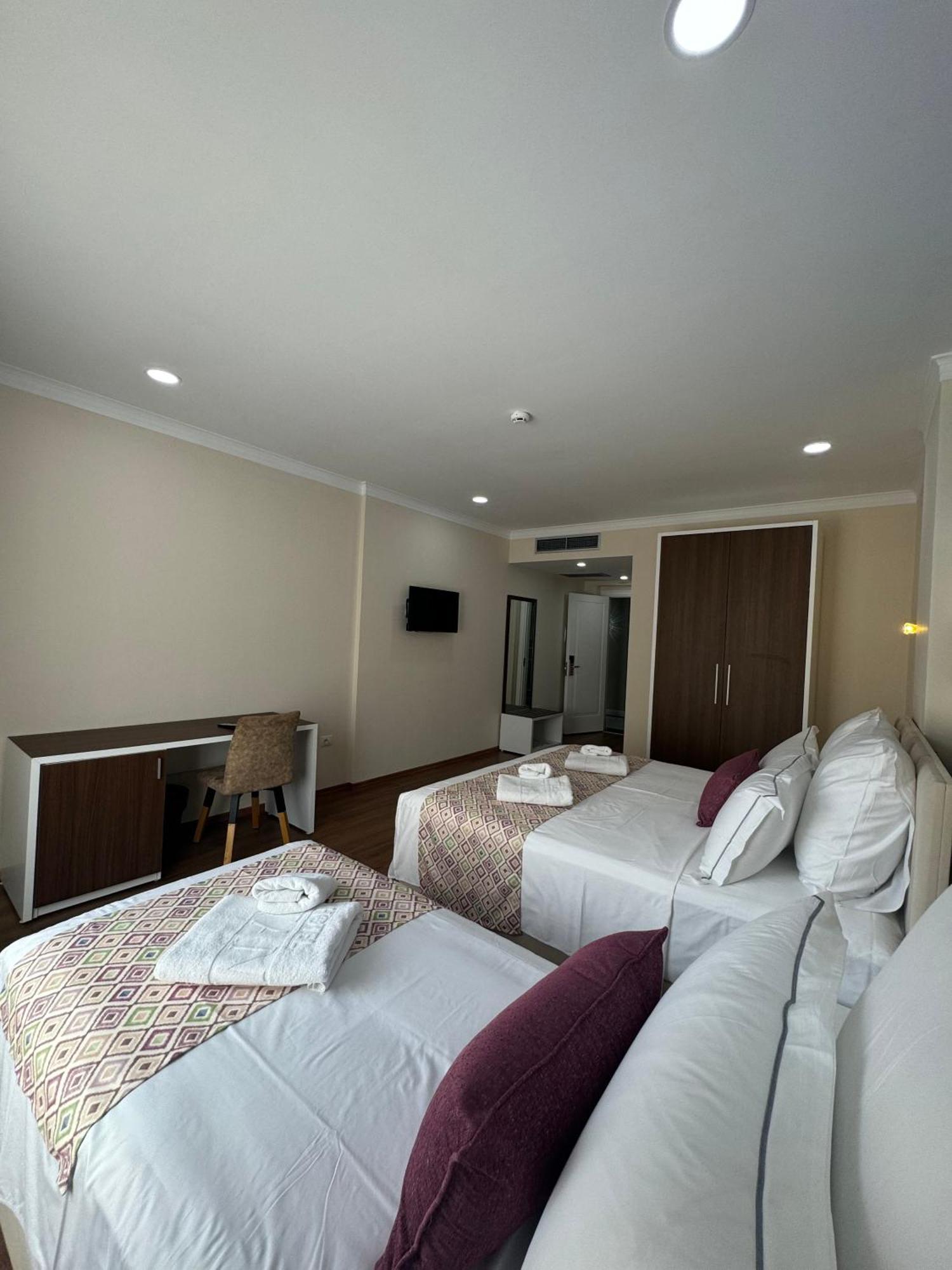 Hotel Britania Vlorë Стая снимка