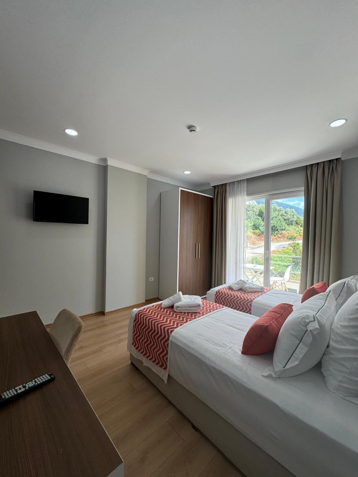 Hotel Britania Vlorë Стая снимка