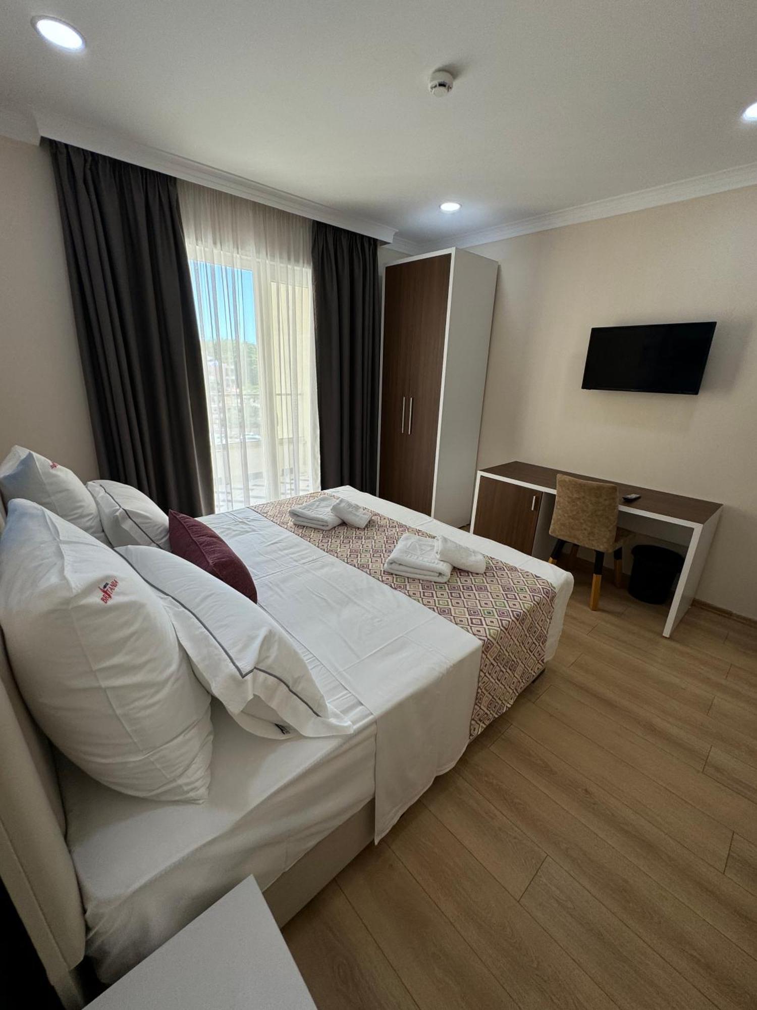 Hotel Britania Vlorë Стая снимка