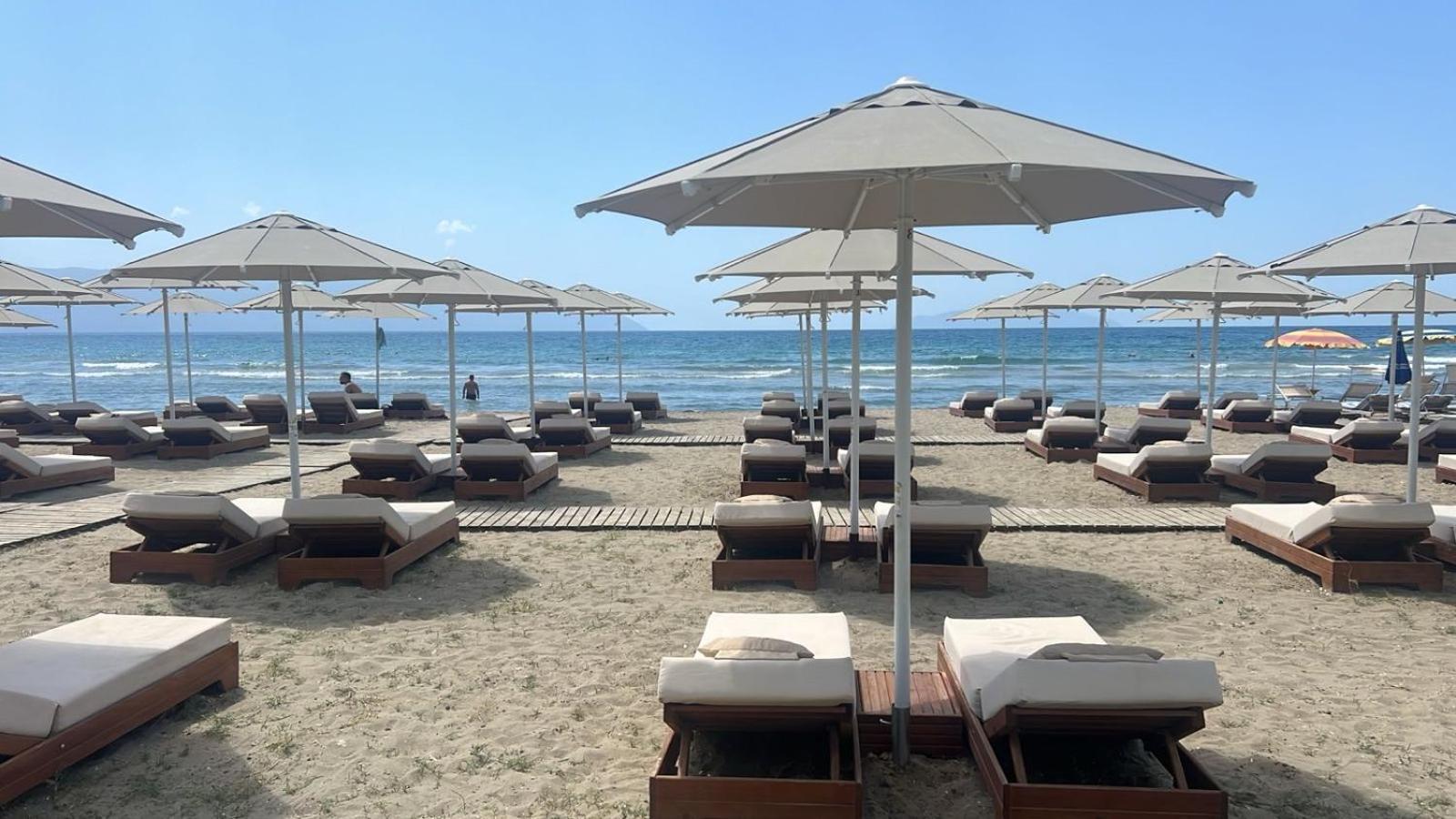 Hotel Britania Vlorë Екстериор снимка