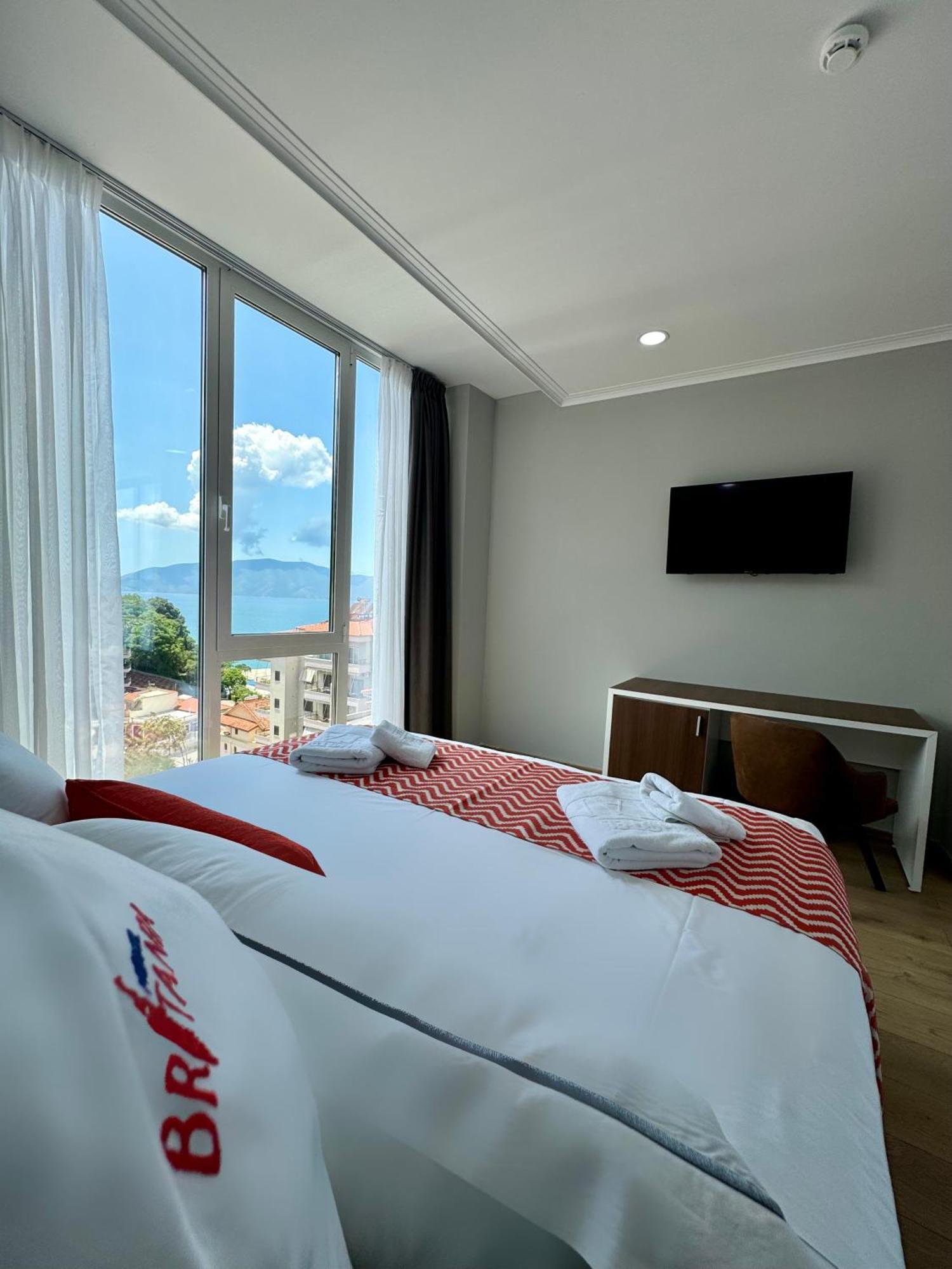 Hotel Britania Vlorë Екстериор снимка
