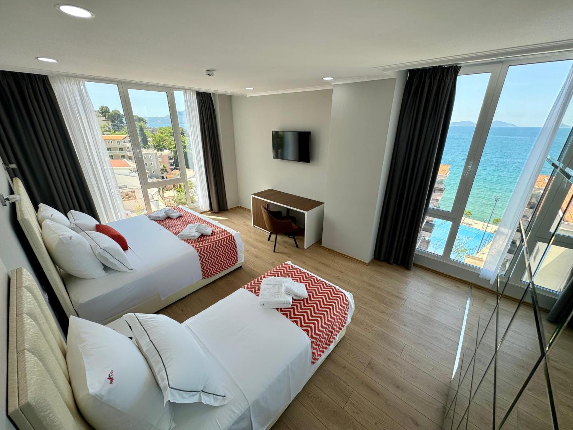 Hotel Britania Vlorë Екстериор снимка