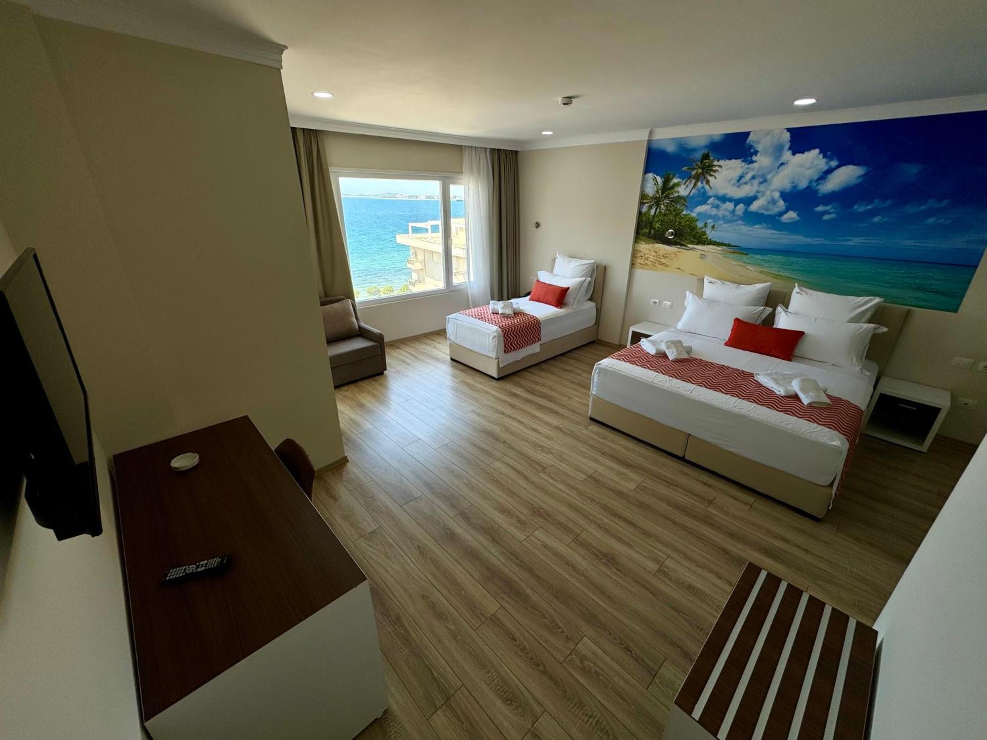 Hotel Britania Vlorë Екстериор снимка