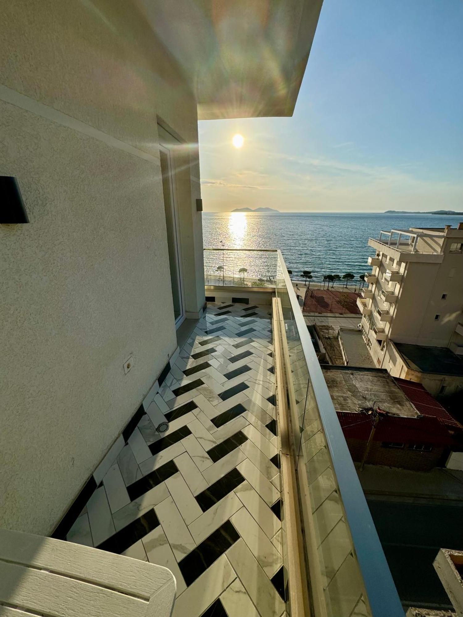 Hotel Britania Vlorë Екстериор снимка