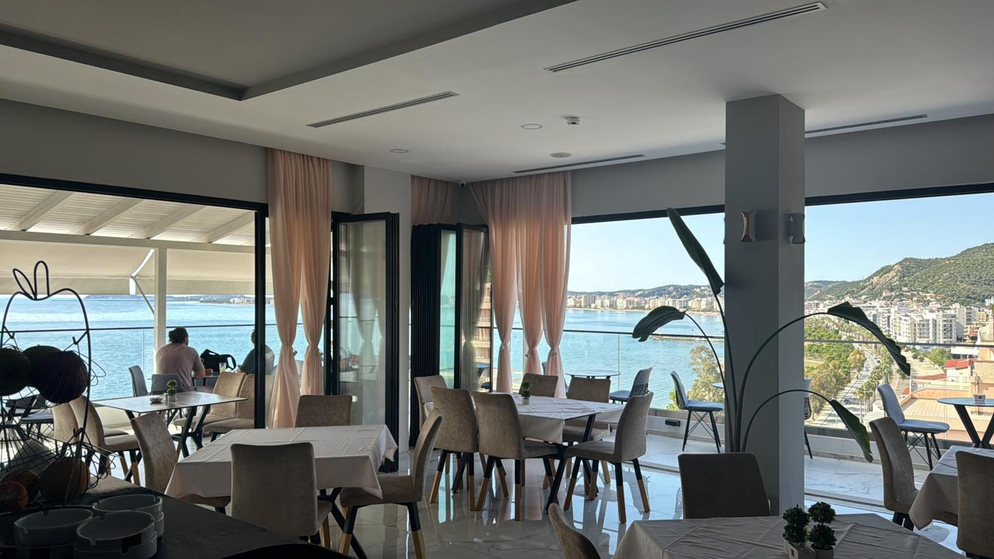 Hotel Britania Vlorë Екстериор снимка