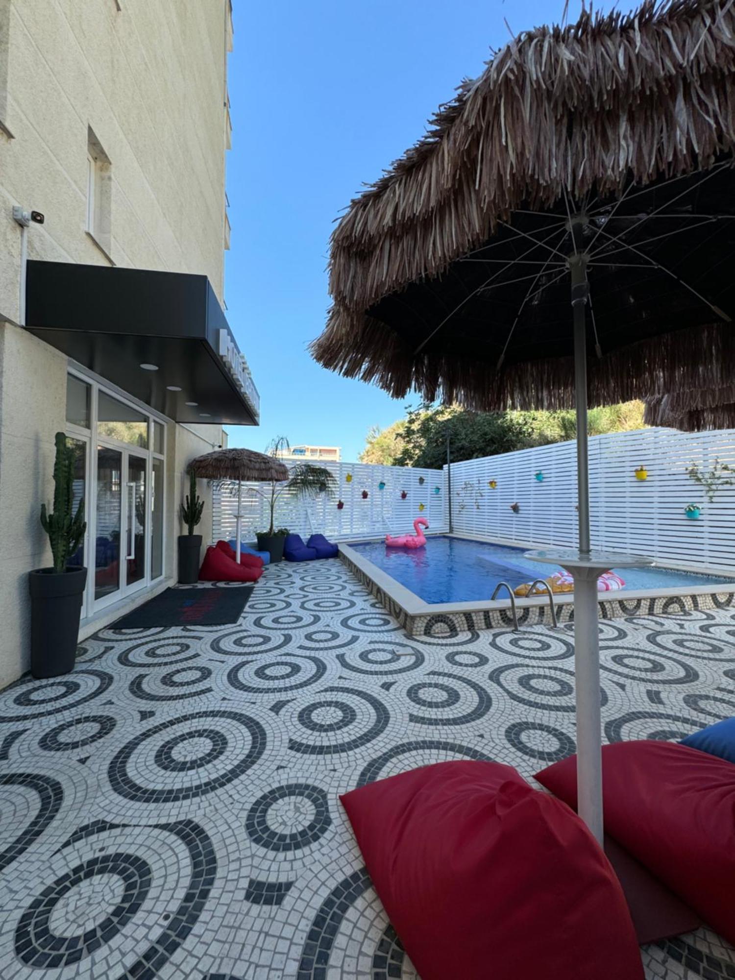 Hotel Britania Vlorë Екстериор снимка