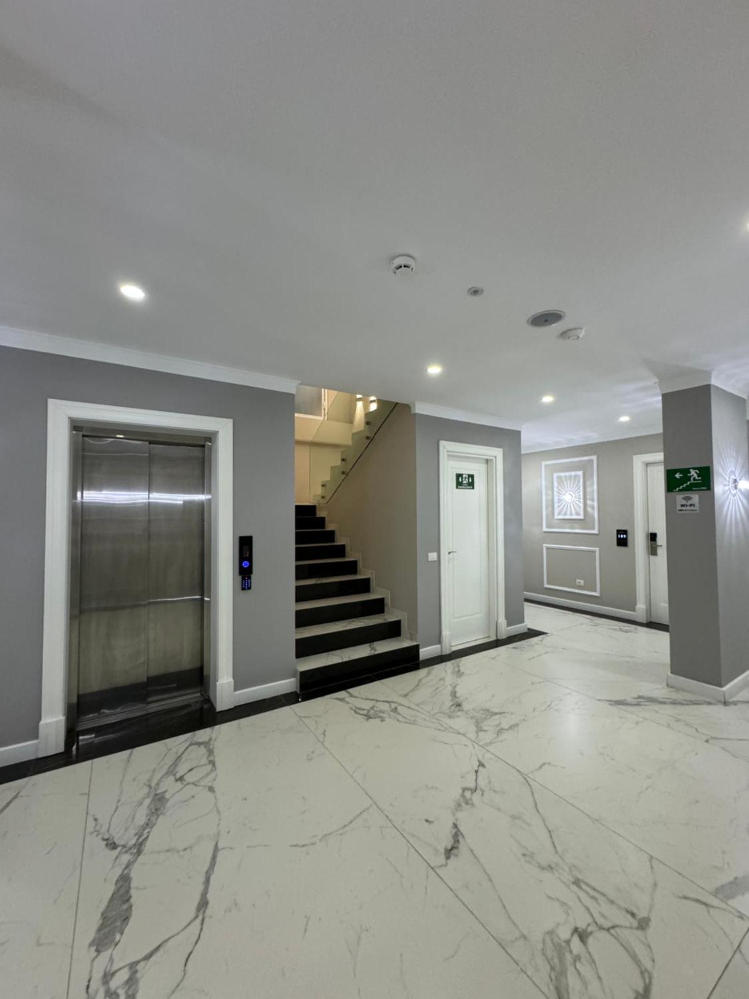 Hotel Britania Vlorë Екстериор снимка