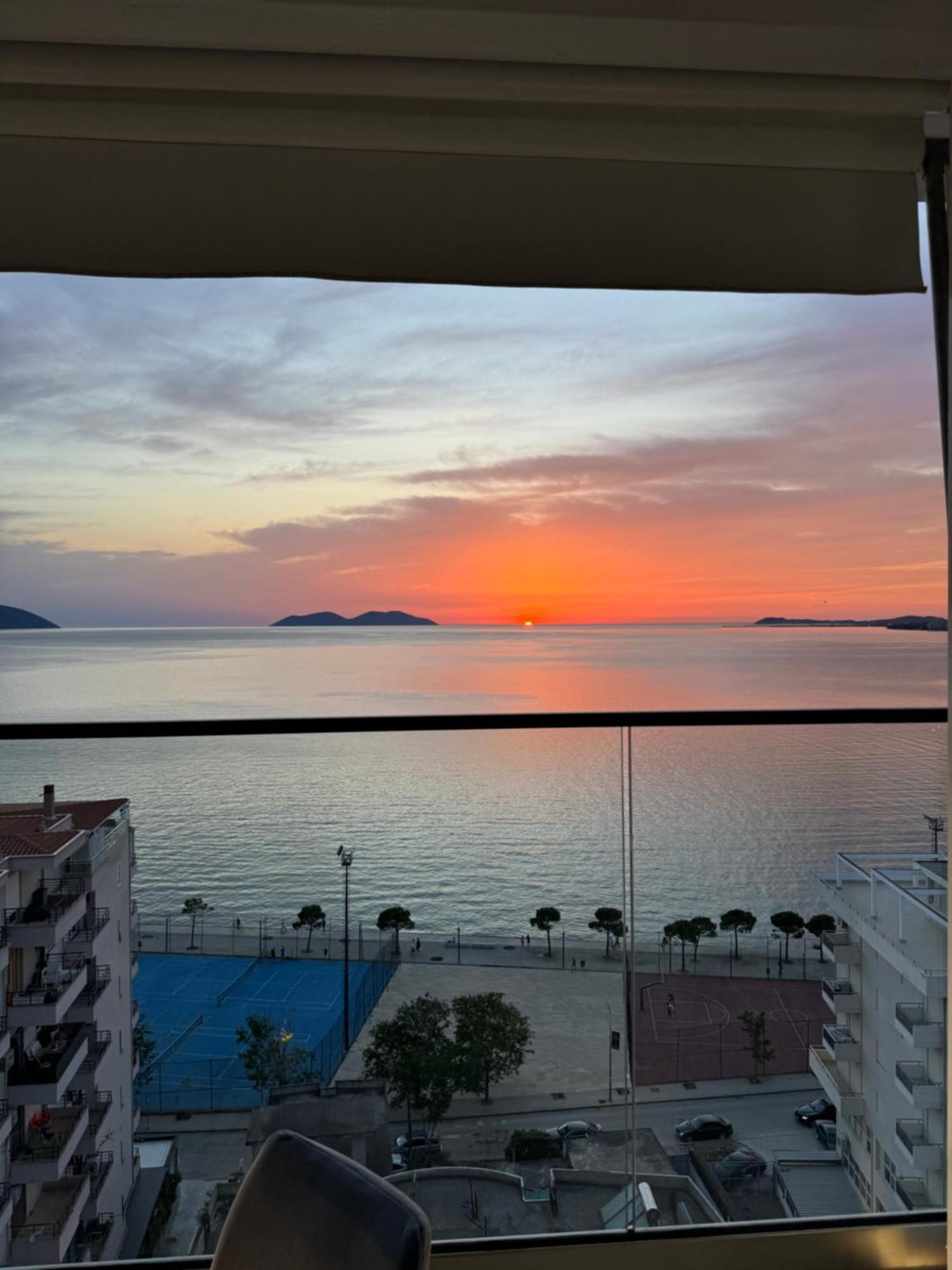 Hotel Britania Vlorë Екстериор снимка