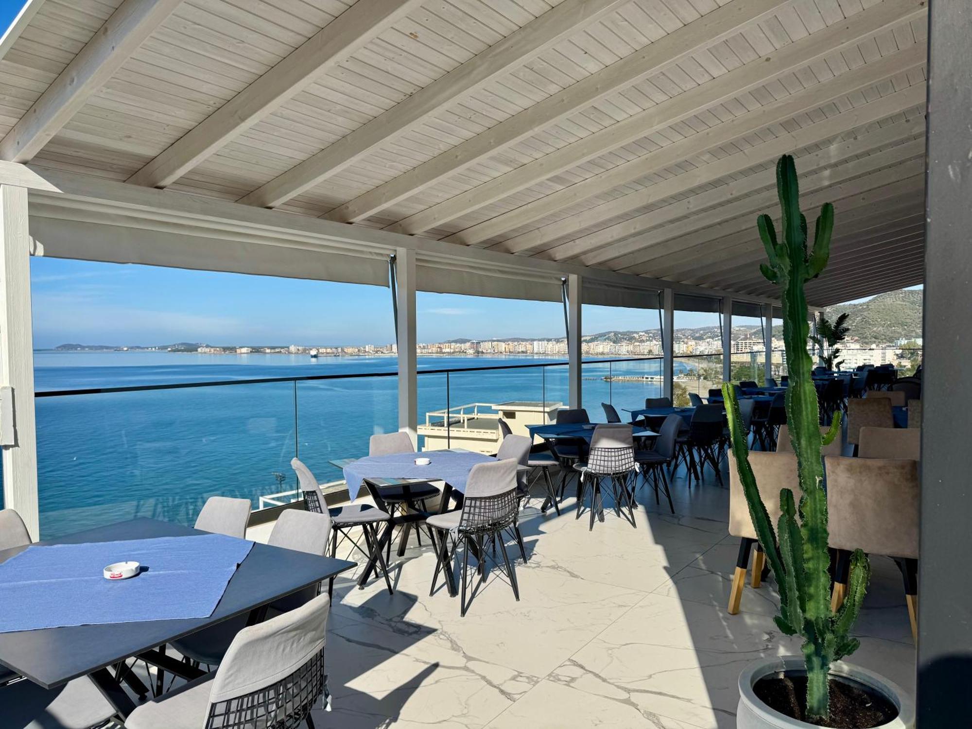 Hotel Britania Vlorë Екстериор снимка